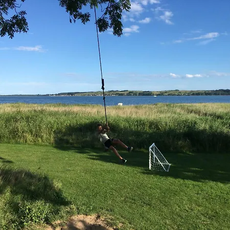 Reethaus Niedlich Nyaraló Middelhagen